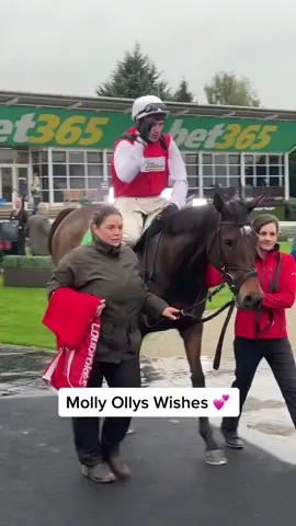 An incredible performance from Molly Ollys Wishes and for an incredible cause 🐎 💕  What a brilliant story and you can see what it means!  #Raceday #MollyOllysWish #RacingCharity