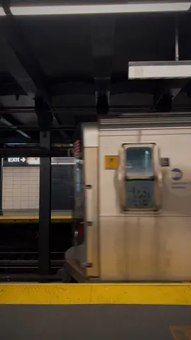 #videography #video #nyc #newyork #newyorkcity #mobilevideography #apple #shotoniphone #iphonevideography #aesthetic #train #trains #subway #nyctrain #nycsubway #nycmetro #nycmta #mta #brooklyn #mtasubway #aestheticvideos #subwayaesthetic 