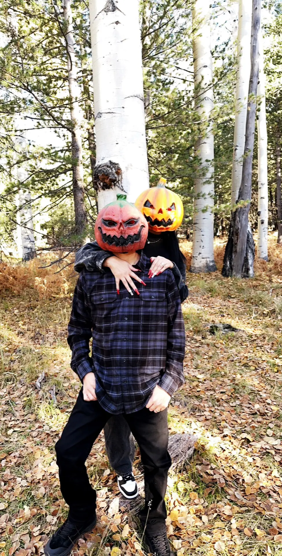 My husband and I tried the pumpkin head photo shoot🤪 #🖤🧡  @jesust922  #🎃 #fy #fypシ #fyp #halloween #octuber2022 #trending #viral #pumkinseason #pumkin #pumkinhead #pumkinphotoshoot #parati #cuplegoals #foryou #relashionship #releahonshipgoals 