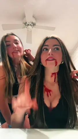 🧛🧛