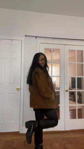 Styling my new Depop find! #vintageclothes #vintagefashion #grwm #OOTD #getreadywithme #fallfashioninspo2022 #falloutfitideas 