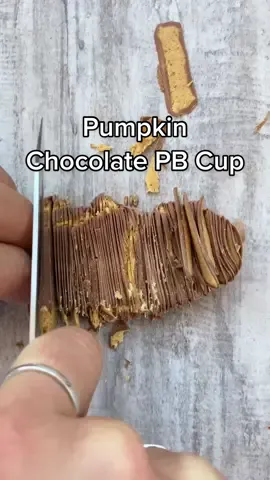 Replying to @🌊🥶🦋Idk🌊🥶🦋 No Tricks All Treats🎃 #knifeskills #FoodTok #tiktokfood #asmr #asmrfood #asmrtiktok #asmrvid #satisfying #sosatisfying #oddlysatisfying #satisfyingvideo #halloween #pumpkin #chocolate #peanutbutter 