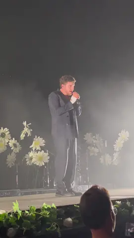 3:15 will forever be my fave🥲 #bazzi #bazzifans #cosmic #315 #infinitedream #infinitedreamtour #nyc #hammersteinballroom #concert #frontrow 