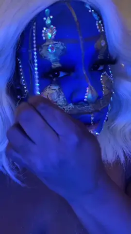 Doing my makeup 💎 #fyp #makeup #facepaint #halloween #blue #fashion #cosplay 