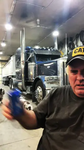Happy Sunday Funday 🍺#truckertok #pennsylvania #budlight #owneroperator #379peterbilt #bucketlife 