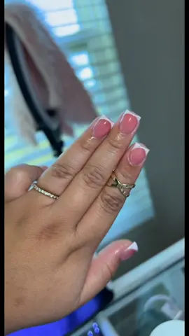 just cause my pinkys gone doesnt mean the rest of the nails need to be crusty too 🤨🤨 #mynailfelloff #nailtok #simpsquirrelsinmypants #acrylicnail #nailtutorial 
