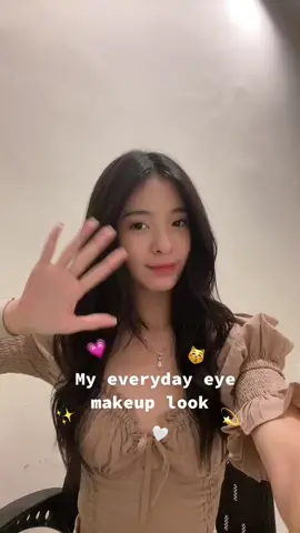hi bestie.. siapa di sini udah coba Total Eclipse Liner terbaru dari Emina? Hasilnya matte long-lasting dan gampang di aplikasikan lohh😽🫶🏻 Yukk ikutan jugaa giveawaynyaa. @Eminacosmeticslombok  #EminaOuterSpace #GoLimitlessByYourEyes #Auteentic #EminaOuterSpace #GoLimitlessByYourEyes #Auteentic #beautyisfun