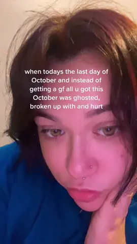 who relates lmao … maybe next year! #wlw #lgbt #girlinred #nyc 