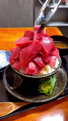 大阪・大国町の木津魚市食堂で食べられるこぼれ本マグロ丼が最高！　#大阪グルメ #木津市場 #大国町グルメ #マグロ丼 