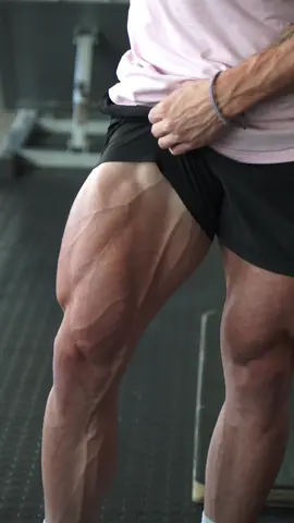No days off fam 🔱 #wegojim #gym #GymTok #legs #veins #lifting #Fitness #fyp #zyzz #workou 