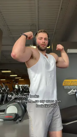 I love food #muscle #Fitness #GymTok #biceps #dadbod #viral 