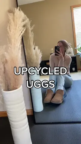 #DIY #Upcycle #uggs #Classicmini #UGG #UGGS #Uggclassicmini #trendy #style #boots #fallstyle #artsandcrafts #sewing #fyp #halloween #screammovie 