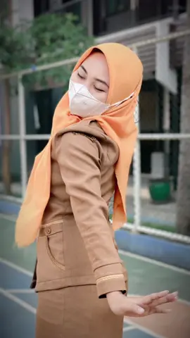 Membalas @sofiii aah yang benerr hihi #gurusenibudaya 