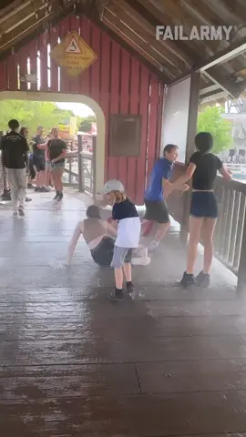 HIT THE DECK! 💦💥#FailArmy..#themepark #fail #funny #funnyfail
