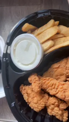 Yummmm😇 #redrobin #kayyeats #foodiesoftiktok #pdxfoodie #blackfoodie #portlandoregon 