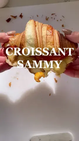 nothing better than a simple turkey sandwich on a good croissant 🥹#sandwich #cooktok #EasyRecipe #soothing #asmr #croissants #turkeysandwich 