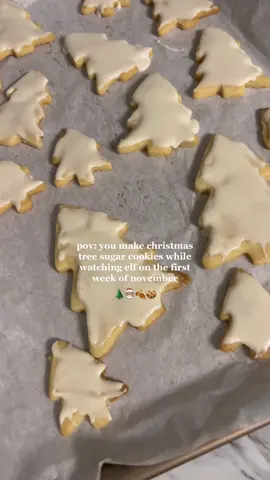 happiness in one video 🌲🎅🏽🍂🍪 #christmas #christmastree #christmascountdown #christmastiktok #fyp #sugarcookies #sugarcookiedecorating #elf #fypシ #relatable #christmasinnovember 