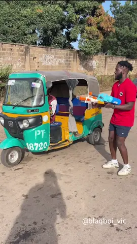 Water gun fight with strangers 💦🔫.  #blaqboiconcepts #watergunfight 