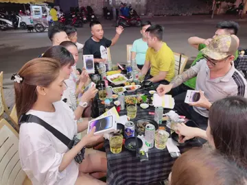 Cũng là đập hộp iPhone 14 mà sao nó lạ quá.#xuhuong 