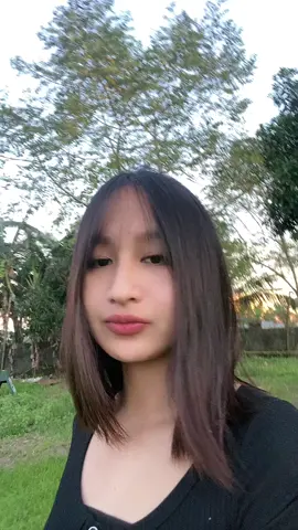 May girlfriend nanamang naka hawak ng cp at nakapag tiktok agad 🤣#ratopgungamefarm #ratopgungf @COLE 🫀 