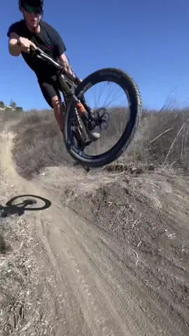 @xylena_hoppen will get the shot for the homies no matter the risk #mtb #photography #bike #pov #jump #trail #cycling #mtblife #mtblove 