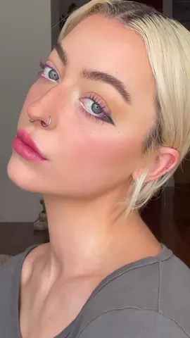 puppy eyeliner tutorial with colorful mascara 🍂 #puppyeyeliner #makeuptutorial #makeupideas #eyelinertutorial 