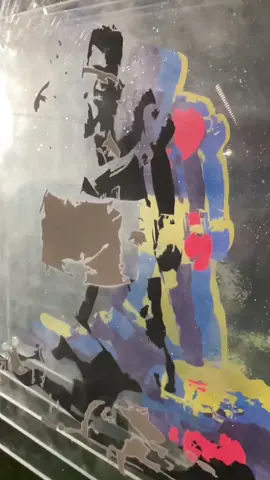 Layered painting looks 3-D on glass! 🤩