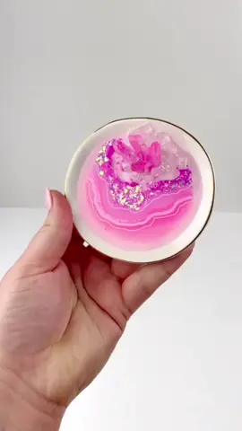 Shop small for small beautiful things ✨💕 #crystals #crystaltok #epoxyresin #agateart #christmasornaments #ringdish #auraquartz #annaquartz 