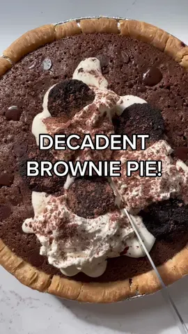 BROWNIE👏🏻PIE👏🏻the recipe that will have you questioning why every brownie isn’t served with a flakey crust #browniepie #pierecipe #holidayrecipe #glutenfreerecipes 