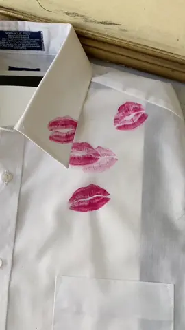 Im so in love this is just a fan page now💋 #upcycledfashion #diyfashion #maisonmargiela #boyfriendgiftideas 