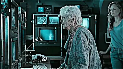 وفي النهاية ليس لدينا الا الذكريات المؤلمة 🚶‍♂️💔    #اكسبلور #منشن #اكسبلورexplore #تصميمي #مشاهير_العالم #foryou #اكسبلور #fyp #ستوريات_حزين #destacame #viral 