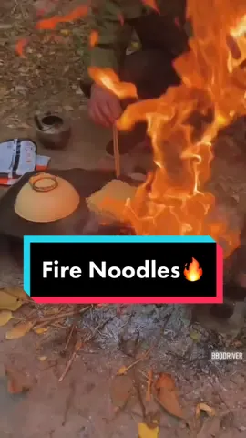 Have you ever seen any noodles caught on fire? To tell you the truth, it’s quite delicious🤣🤣#rougamo #roujiamo #bbqdriver #puffpastry #chinesefood #chinafoodviral #outdoorcooking #finefood #chinesehamburger #foryou #fyp #foodtiktok #eatingvideo #stonecooking #cook #mukbang #Recipe #food
