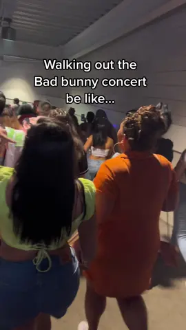 My first concert and it was 🔥 muy 🔝 #badbunnyconcert #badbunnyfans #badbunnypr #badbunny @Bad Bunny #latinostiktok #latinastiktok #latinacontentcreator #latinacreator #latinxcreator #latinasoftiktok #hispanictiktok 