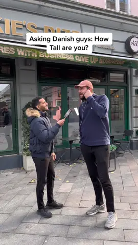 The guy who said tall enough 😂 #dk #foryou #tall #denmark #danish #streetinterview #tiktokdanmark #dansk 