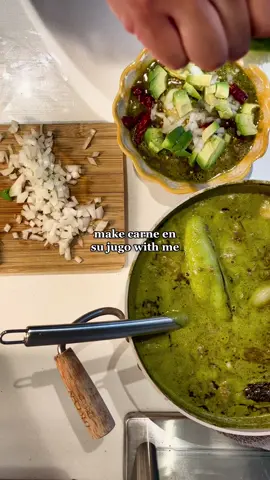 Hope you like this carne en su jugo (meat in its juices) recipe! been making a lot of caldos lately. Should I make pozole rojo next or transition to mole 👀 let me know!  RECIPE - •2.5lbs of chopped carne asada (sirloin) •package of bacon •cebollita heads (as many as you’d like) •banana peppers (as many as you’d like, not necessary) •2 small canned beans (drained) •beef broth •additional water to fill the pot •2 tablespoons of salt for meat •1 tablespoon of black pepper for meat Sauce: •10-12 tomatillos  •2 serrano peppers (add more if you want it spicy) •2-4 garlic cloves •1 tablespoon of chicken bouillon •teaspoon of cumin •tablespoon of oregano Follow the video for directions :) I cooked the bacon first, then onion in the bacon fat, and then the banana peppers. I set those to the side and added them back in once the meat browned. once you add the broth and water - taste test and see if it's good on flavor. If it needs more flavor add a bit more of chicken bouillon. Let me know if you have any questions! 💛  #mexican #mexicanfood #mexicantiktok #carneensujugo #caldos #sopas #mexicanrecipes #recipes #recipesoftiktok #chicago