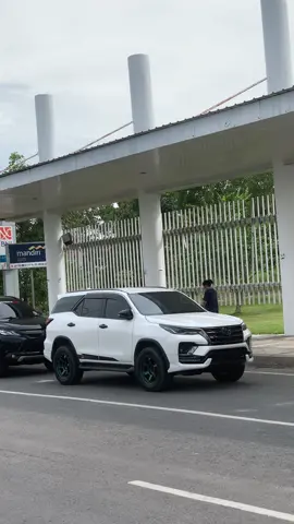 mejeng d itera😶‍🌫️ #StaycationHematChallenge #fyp #fypシ  #fortuner #pajerosport #2gdftv #4n15 #sswwheels #ce28 #dieselpower #dieselgang 