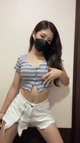 別問我為什麼要遮臉🙈 因為我怕一開始你就被我迷住了😛  Ig : barbielee1004 #fyp