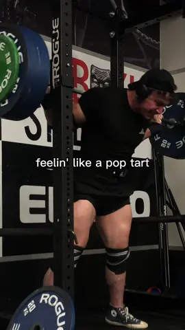 the music make it worse😂😭 #gymfail #squatfail #epicfail #GymTok #gymmeme #funny #funnymoments #fyp #viral 