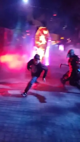Bro getting chased at Universal Studios Halloween Horror Nights #brother #run #scary #scream #universalstudios #fun #funny 