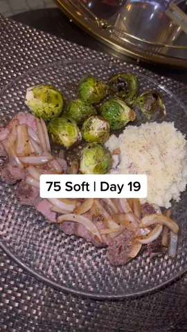 Today was a good one #sunday #whatieatinaday #75soft #dayinmylife #weightloss #highprotein #protein #caloriedeficit #walk #workout #gym #GymTok #fullbodyworkout #fyp #foryoupage #BlackTikTok #follow #steak 