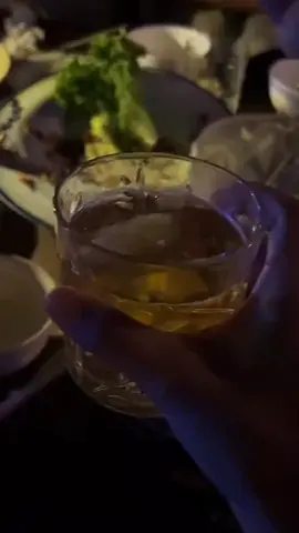 ခနတာမေ့နိုင်ဖို့ငါ အရက်တွေသောက်တယ်🥃