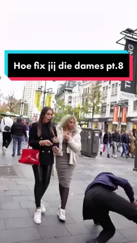 Die dames wouden hem echt niet goed zien 🤣💀 #antwerpen #belgium #netherlands #straatinterviews #voorjou #fyp #grappig 