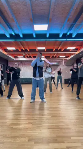 Hip Hop Choreo Beginner Class 07/11/22 im @room_hiphopspot #hiphop #hiphopdance #dance #practice #fyp 