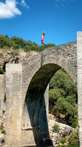 double flip from a cool bridge 💦 #cliffjump #cliffdiving #bridge #guess #guesstheheight #riviere #doubleflip #issensac #herault #flips #summer2022 #france #bridgejump 