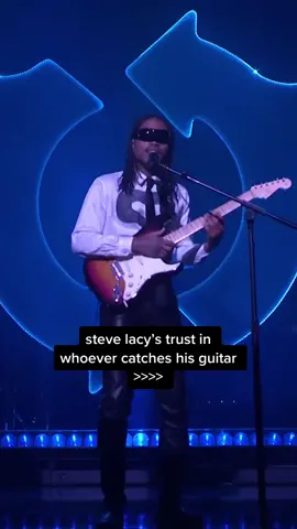 my nerves could never 🎸 @steve.lacy #badhabit #stevelacy #snl 