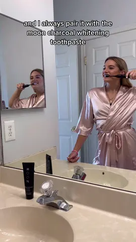 My MOON must haves to keep my teeth white! Link in bio!! @Moon #moon_partner #ad 🖤 