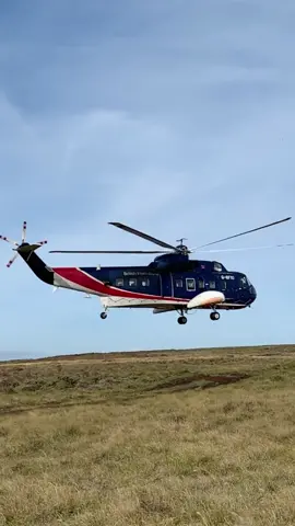 This was our mode of transport in the Falkland Islands when we were hopping around the islands 🙂  #aircraft #avgeek #falklands #falklandislands #helicopter 