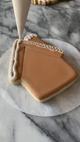 Is it too early for Christmas music? 🎄 #holidaybaking #cookiesoftiktok #cookies #bakersoftiktok #cookiedecorating #royalicingcookies #cookieart #holidaycookies   