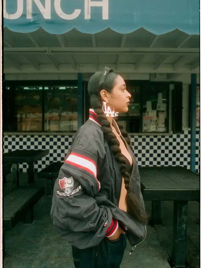 Pulled up to the burger stand and made it a vibe 📸 🎞 #fyp #foryoupage #filmtok #film #filmphotography #35mm #photography #losangeles #canonae1 #cinestill800t #epson 