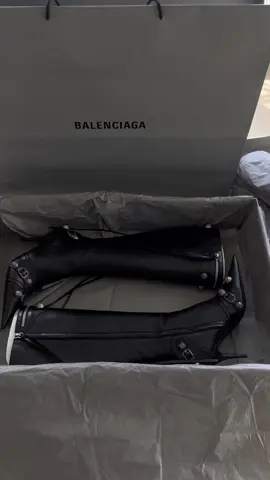 OBSESSED @Balenciaga #unboxing #fyp #shoppinghaul #luxuryunboxing #cagoleboots 